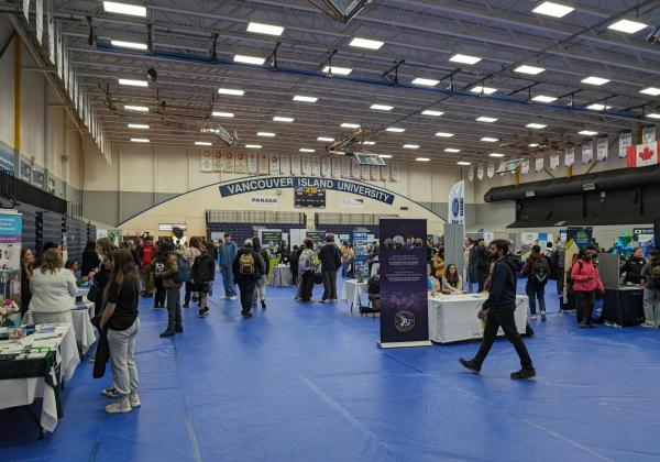 A photo of a large-scale career fair